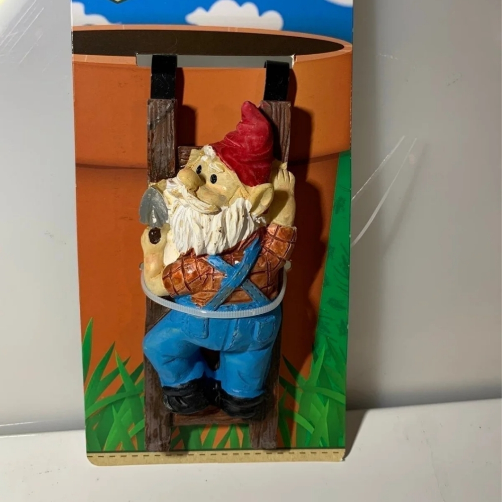 Gnome Flower Pot Hugger